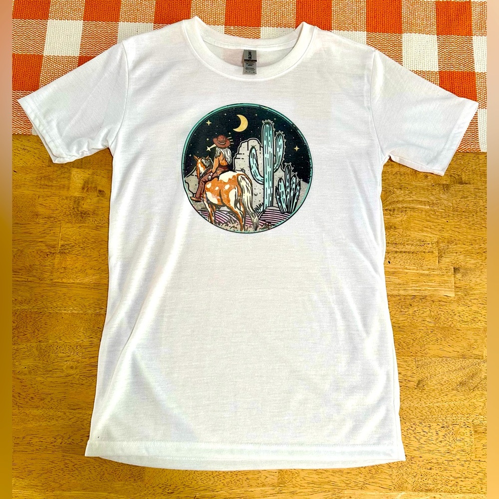 Gildan Unisex Fit Short Sleeve Tee Crewneck  Unisex Size Small Women